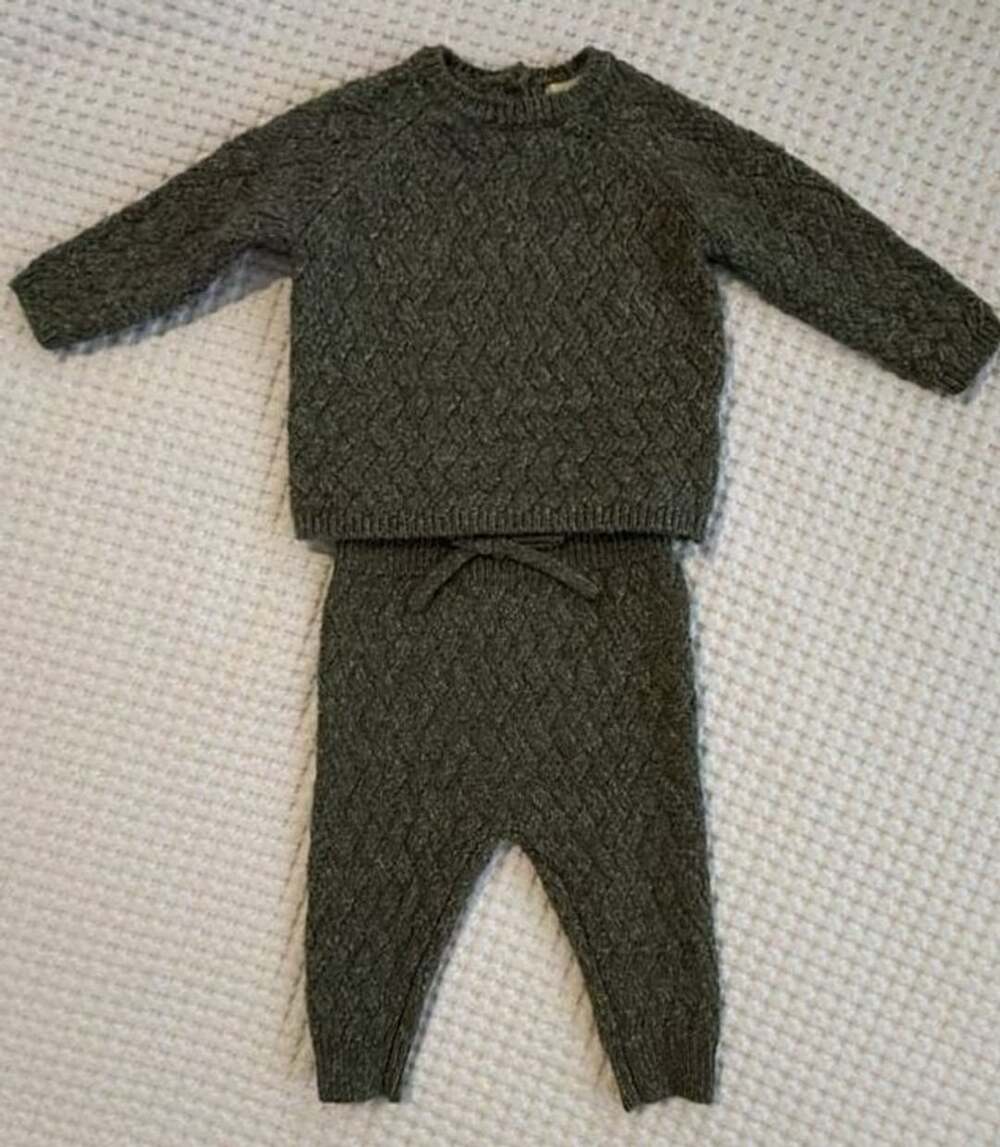 Quincy Mae Knit Sweater & Pant Set Size 3-6m Green